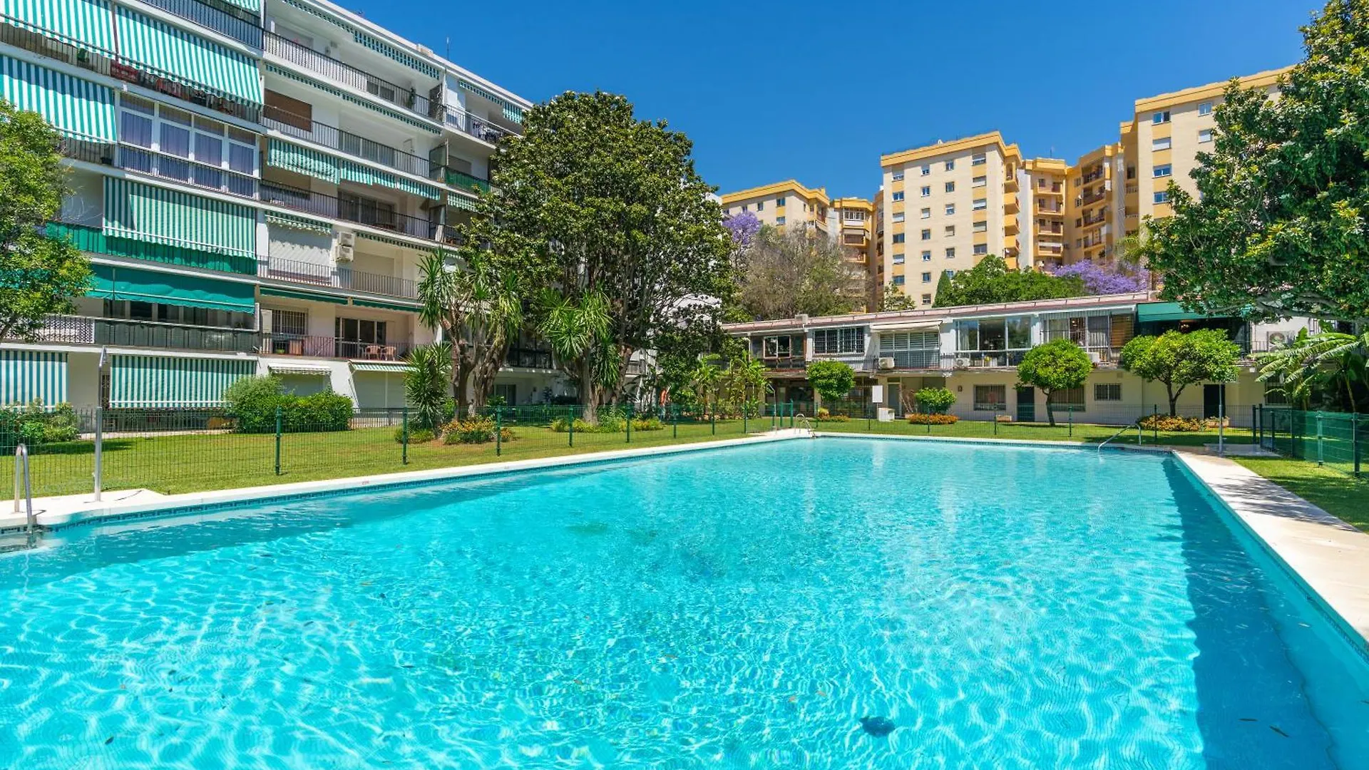 Balmoral Suite Apartment マルベーリャ 0*,  スペイン